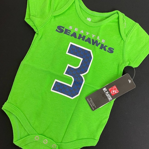 Seahawks Russel Wilson #3 Infant Onesie NWT - Picture 1 of 5
